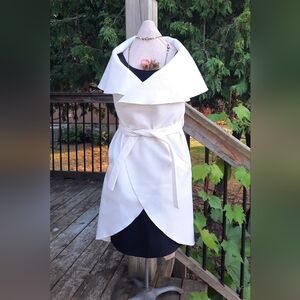 QED LONDON White Felt Wrap Vest, Belt, Deep Side Pockets, Wide Collar